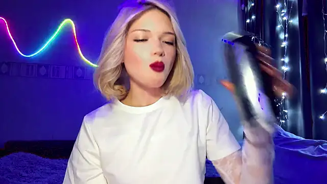 StacyChocopay online show from April 16, 9:15 pm