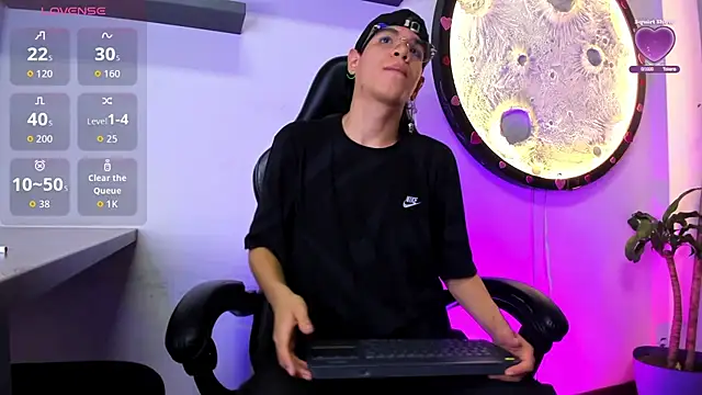 Bennet-Grayy online show from April 19, 4:01 am