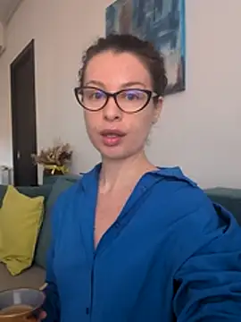 IreneBlue  online show from April 5, 7:05 am