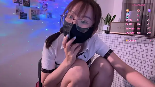 Snapshot of Bubuchan88 chatting on April 22, 3:13 pm Bubuchan88 online show from April 22, 3:13 pm