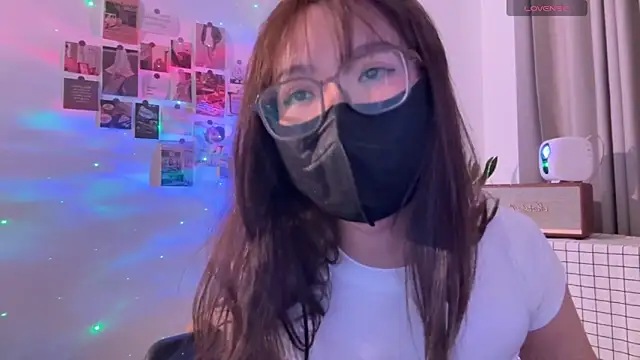 Snapshot of Bubuchan88 chatting on April 24, 1:57 pm Bubuchan88 online show from April 24, 1:57 pm