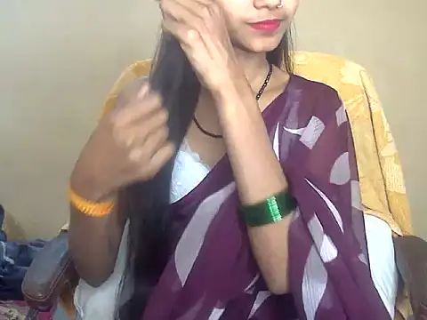 QueenOfDesire01 online show from April 5, 5:10 pm