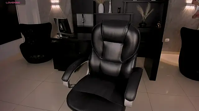 ArianaNova online show from April 11, 7:51 pm