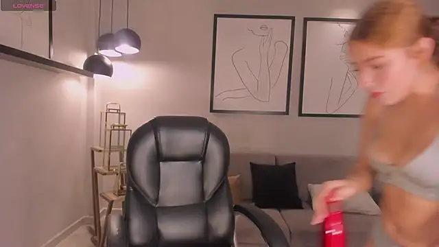 ArianaNova online show from April 15, 3:35 am