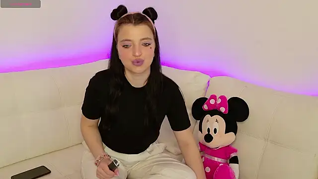 Minnie mouse 18 online show from March 19, 8:29 am