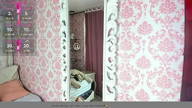 Snapshot of Mini_Rouse chatting on May 17, 12:12 pm Mini Rouse online show from May 17, 12:12 pm
