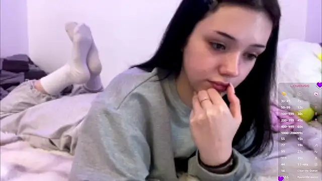 BeckyAurielle online show from April 5, 4:37 pm