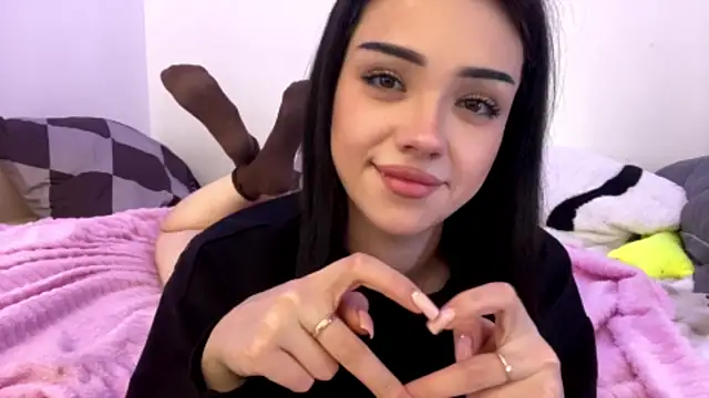 BeckyAurielle online show from April 8, 1:22 pm