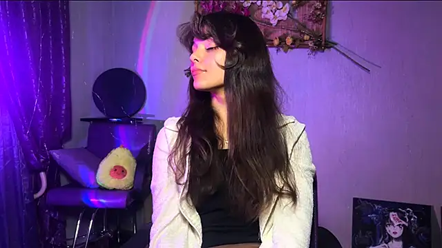 CareyDevan online show from April 7, 1:44 pm