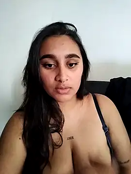 Mia skyy18 online show from March 27, 10:53 pm