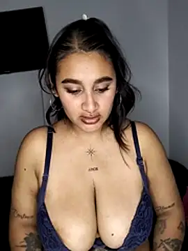 Mia skyy18 online show from April 9, 1:05 am