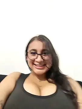 Mia skyy18 online show from April 16, 11:18 pm