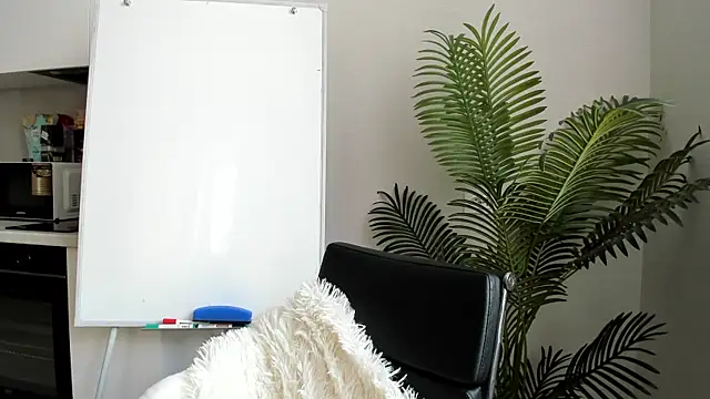 caelestic online show from April 22, 3:20 am