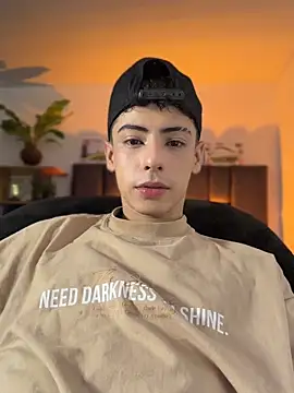 SebastianReed  online show from April 6, 4:10 am