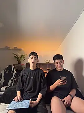 SebastianReed  online show from April 14, 5:02 am