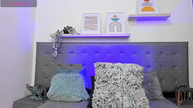 Andrew restrepoo online show from April 18, 11:16 pm