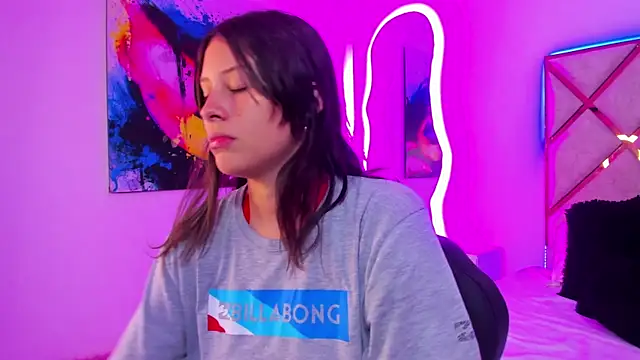 nenaarisk online show from April 17, 1:47 pm