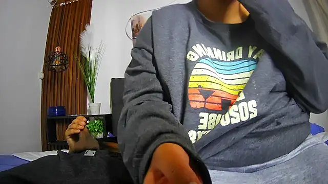 naughtycouplex  online show from March 31, 10:32 pm