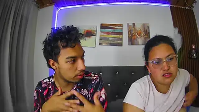 naughtycouplex  online show from April 8, 2:11 am