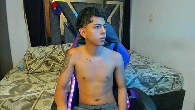 NohaDrake online show from March 17, 3:55 am