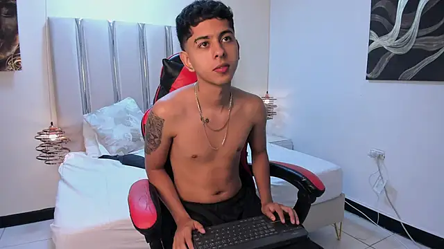 NohaDrake online show from April 17, 9:29 pm