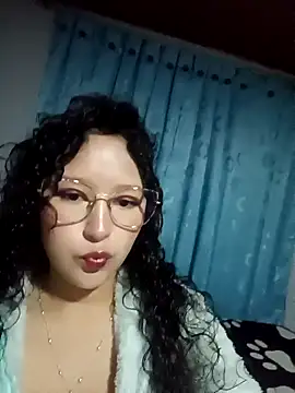 littlelion18 online show from April 15, 8:32 am