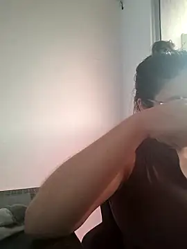 Aila Phone online show from April 8, 9:15 pm