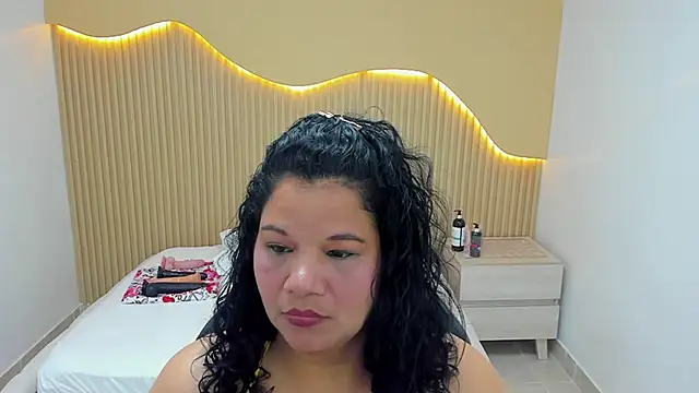 MAYTE1096 online show from April 14, 7:53 pm