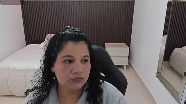 MAYTE1096 online show from April 17, 7:50 pm