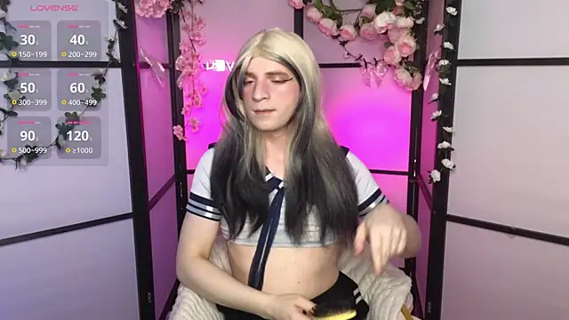 FoxIsPuff online show from June 3, 5:54 am