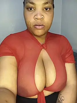 Snapshot of BeverlyQueen15 chatting on June 24, 6:51 pm BeverlyQueen15 online show from June 24, 6:51 pm