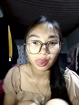 emmasexy2k online show from April 3, 1:58 am