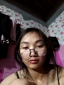 emmasexy2k online show from April 3, 2:04 pm