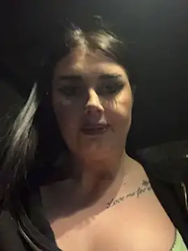 ItsKendra online show from April 10, 6:01 pm