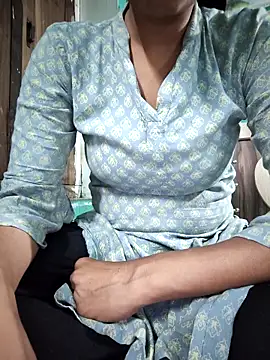 model seela online show from April 10, 7:35 am