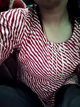 model seela online show from April 12, 1:10 am