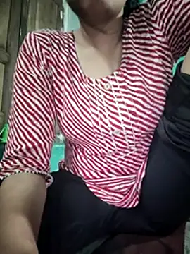 model seela online show from April 13, 4:23 pm