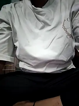 model seela online show from April 15, 1:01 am