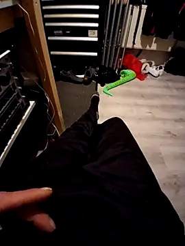 missbrowneyes 82 online show from April 26, 1:25 am