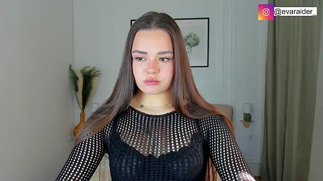 EvaRaider online show from April 15, 1:07 pm