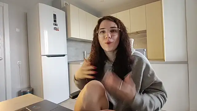 LaritaTocchio online show from April 9, 5:18 am