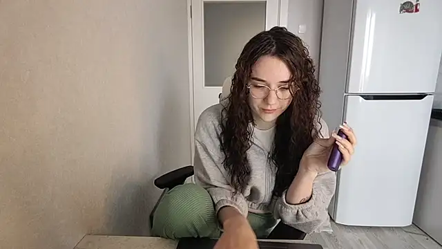 LaritaTocchio online show from April 12, 6:40 am