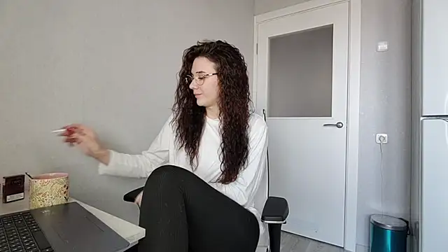 LaritaTocchio online show from April 13, 7:25 am