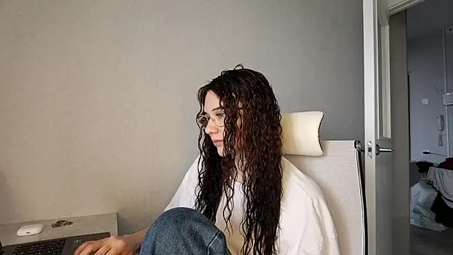 LaritaTocchio online show from April 17, 6:05 am