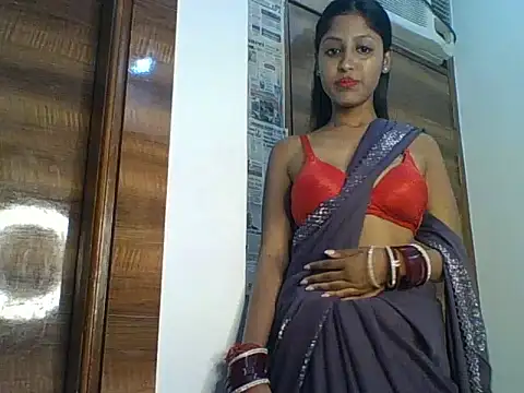 Pari lovers online show from March 15, 3:18 pm