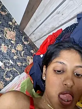 Pari lovers online show from April 12, 8:47 pm