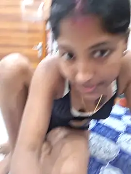 Pari lovers online show from April 17, 5:49 pm