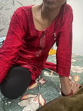 Pari lovers online show from May 14, 7:59 am