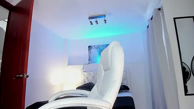 Vezzx online show from March 21, 6:44 pm