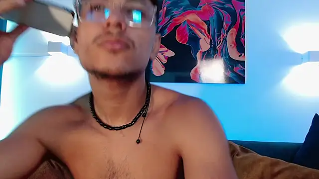 Vezzx online show from April 9, 6:35 pm